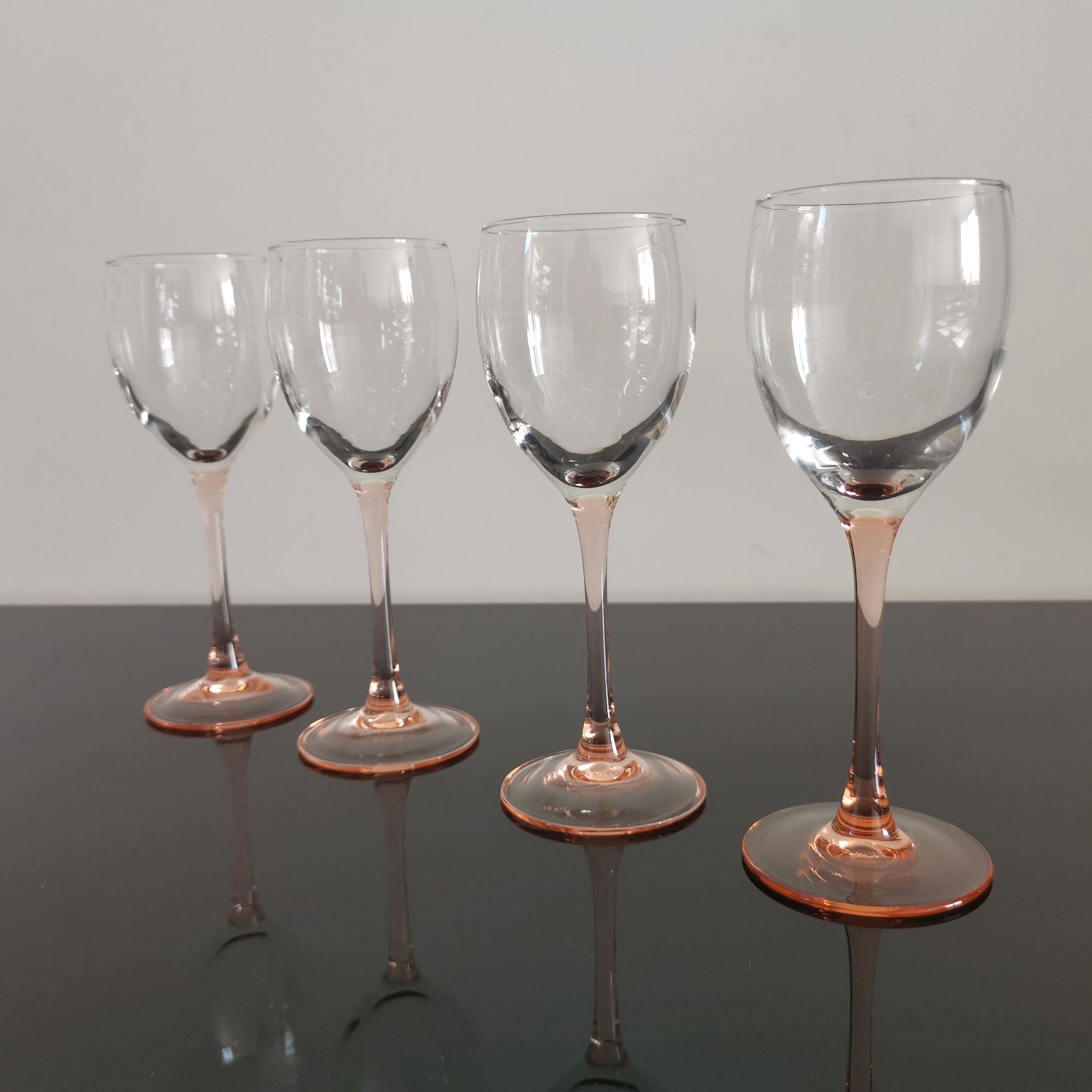 White wine glasses Luminarc pink feet
