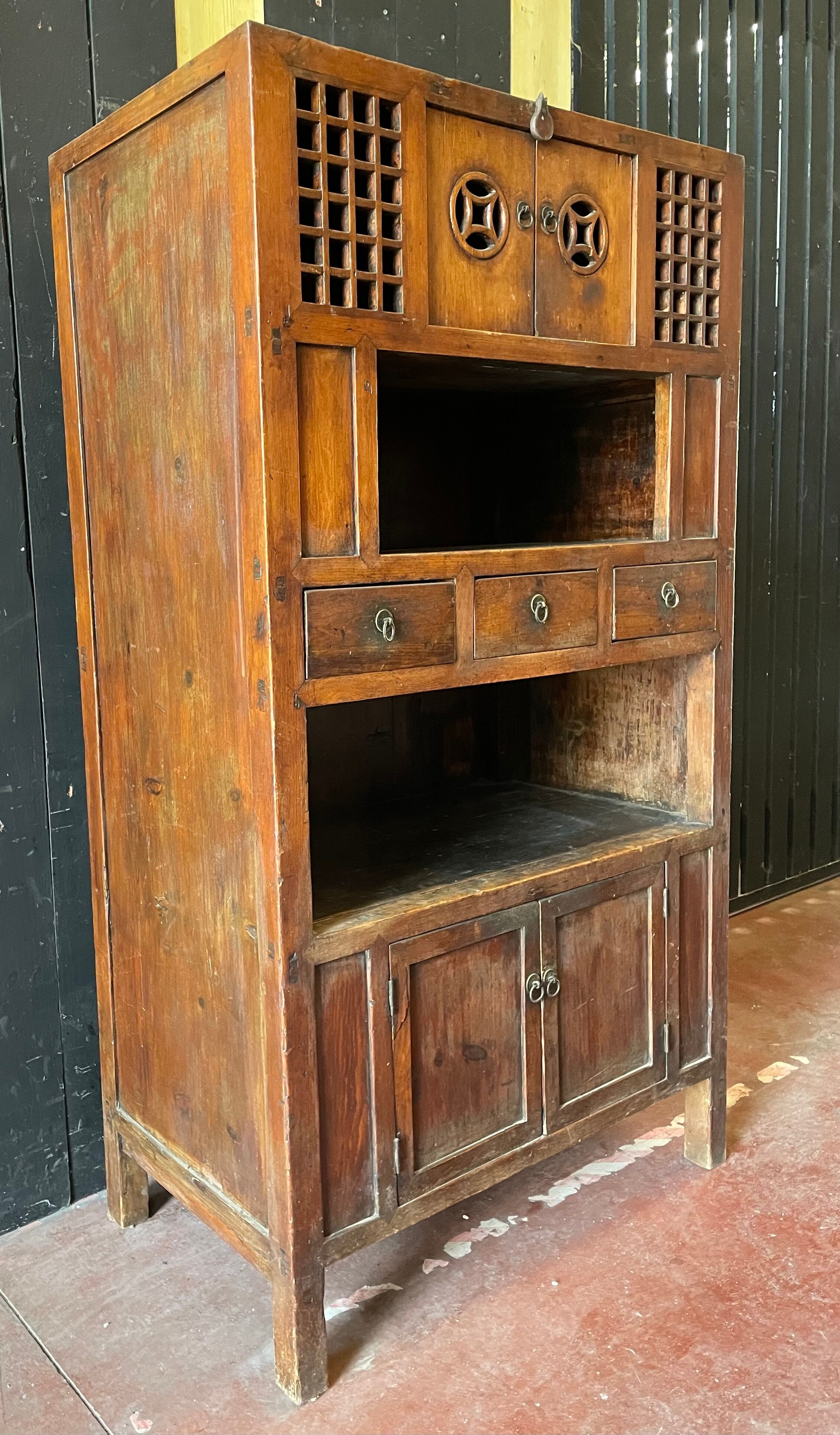 Chinese vessel cabinet 19th century in elm wood