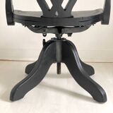 American office chair from the late 19th century