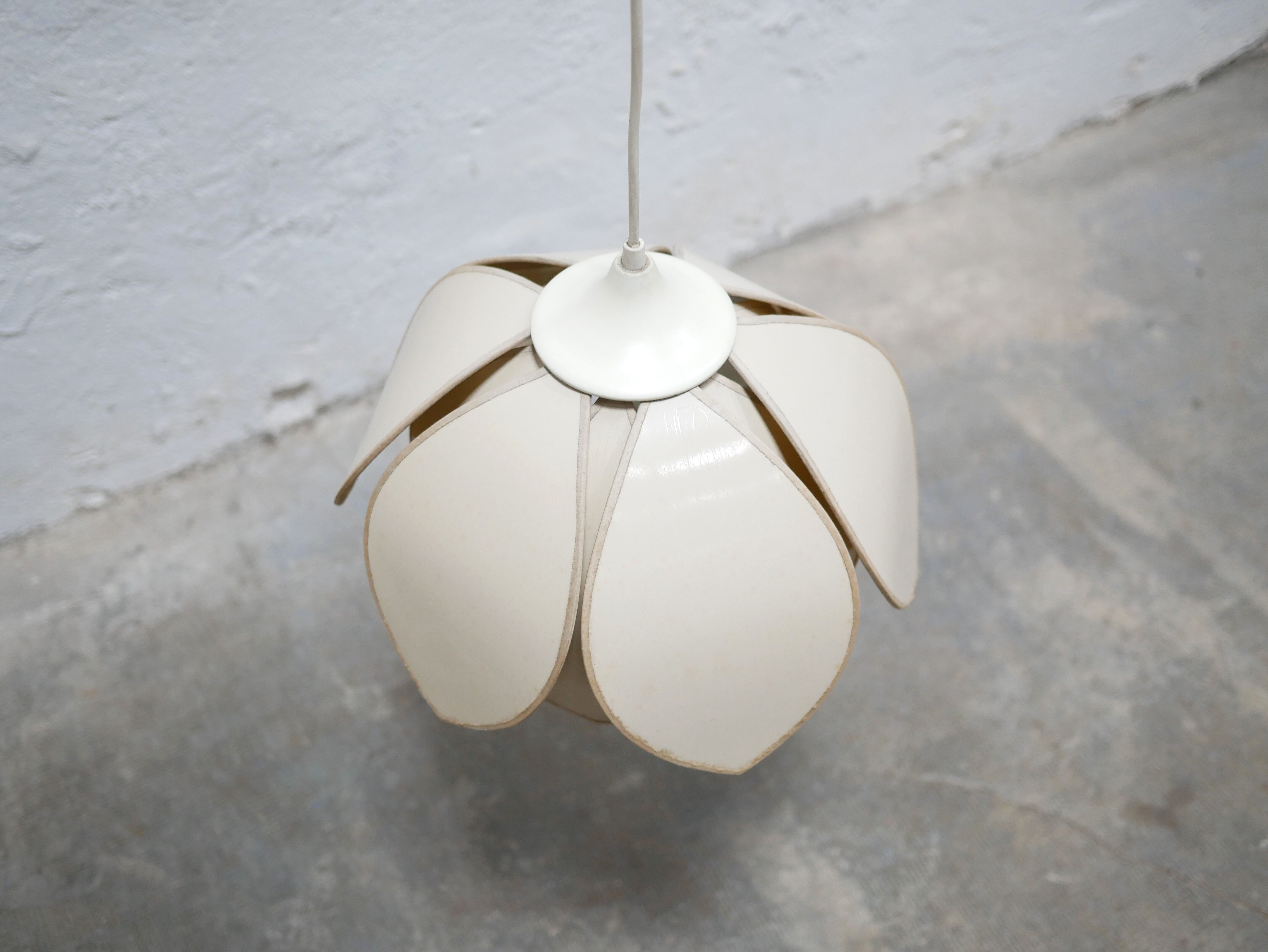 Suspension vintage fleur de lotus