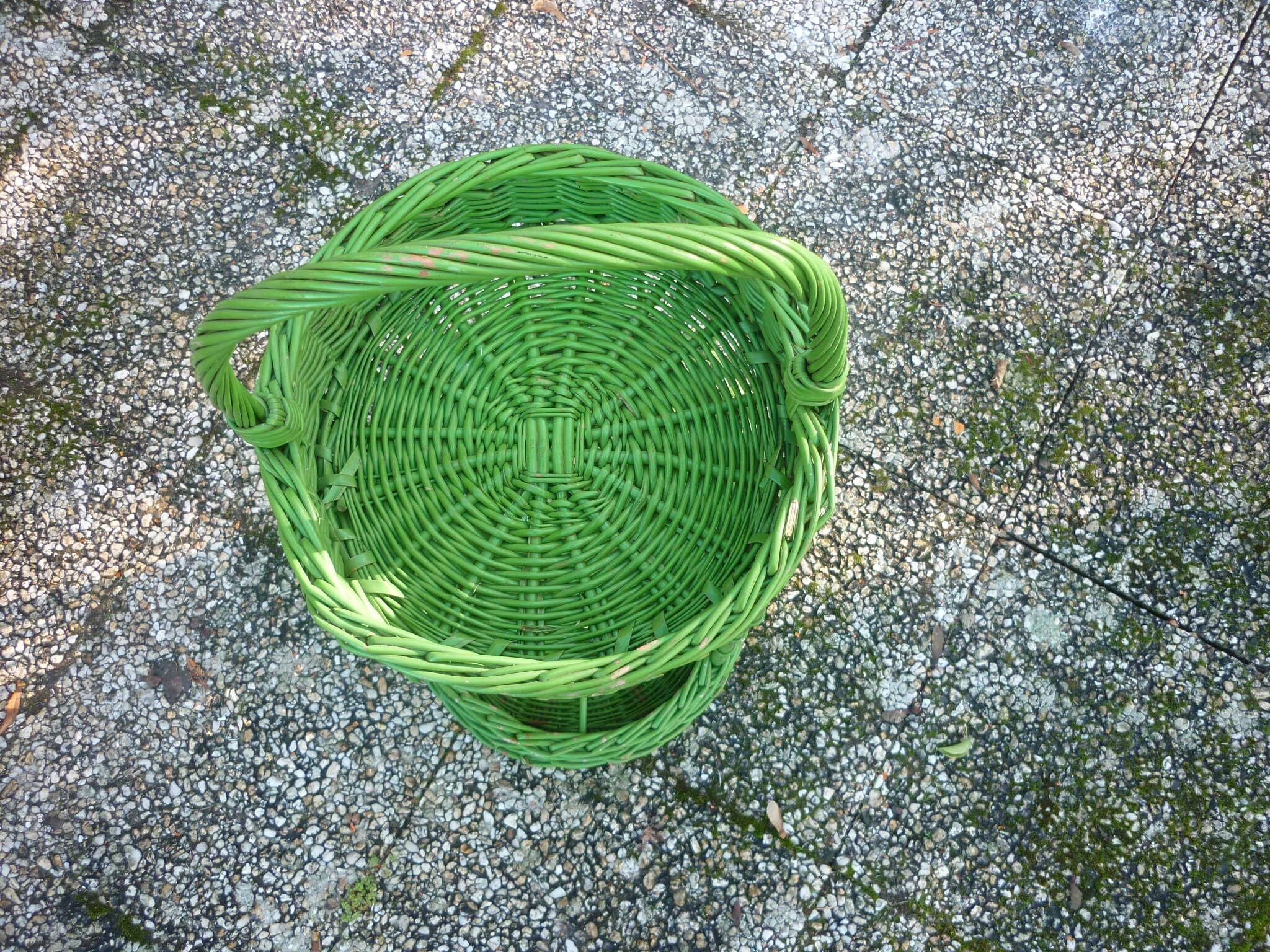 Green portable bar from the 70s-80s