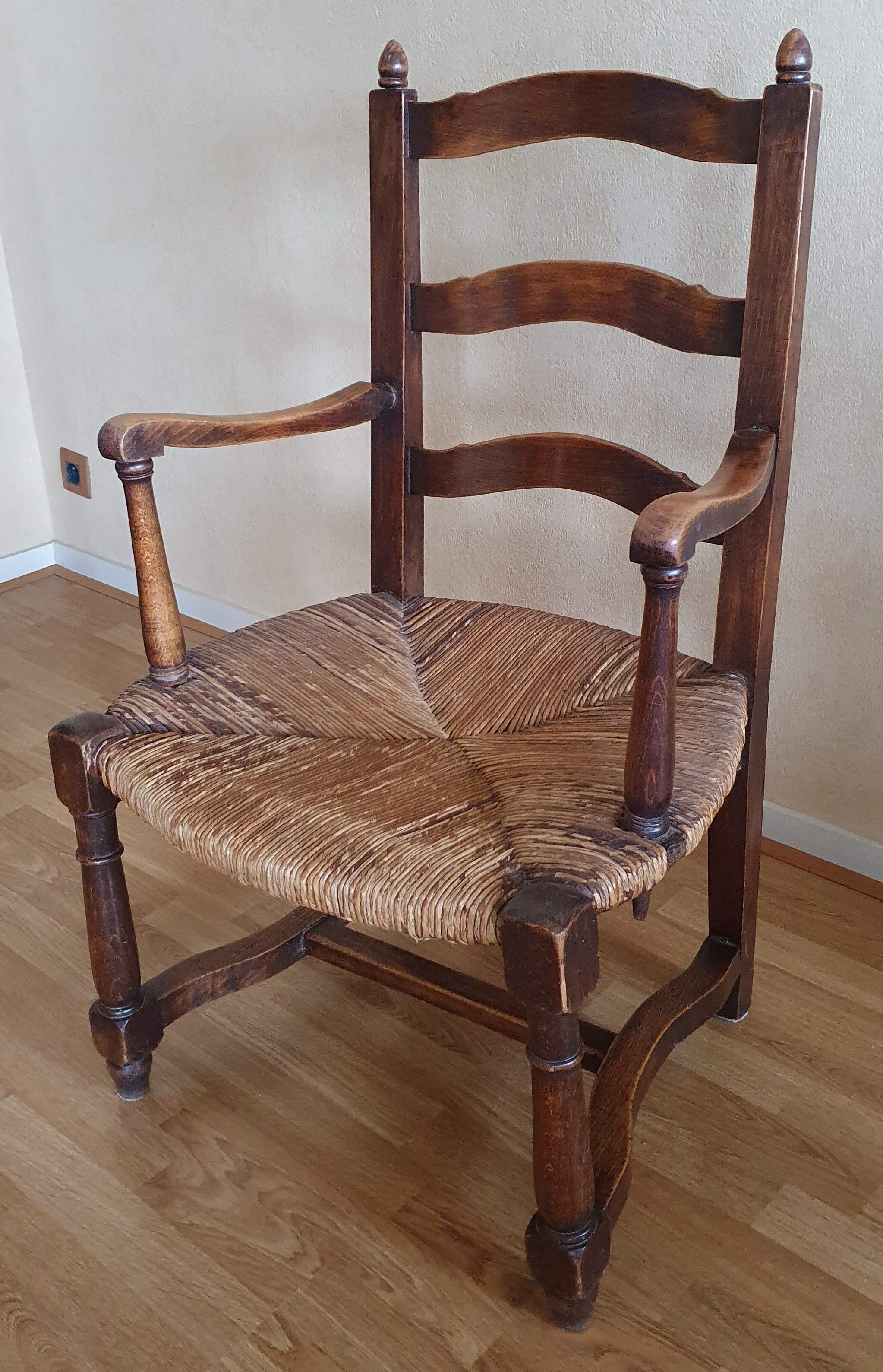 Provencal armchair mulched