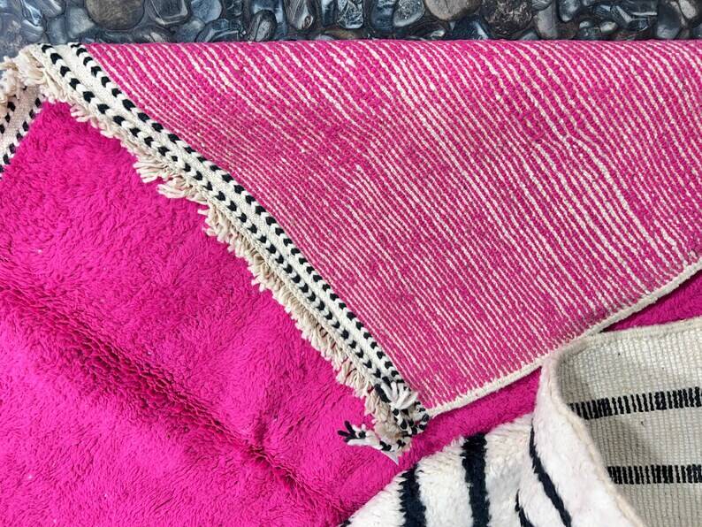 Tapis marocain en laine naturelle écru à motifs géométriques 250cmx150cm