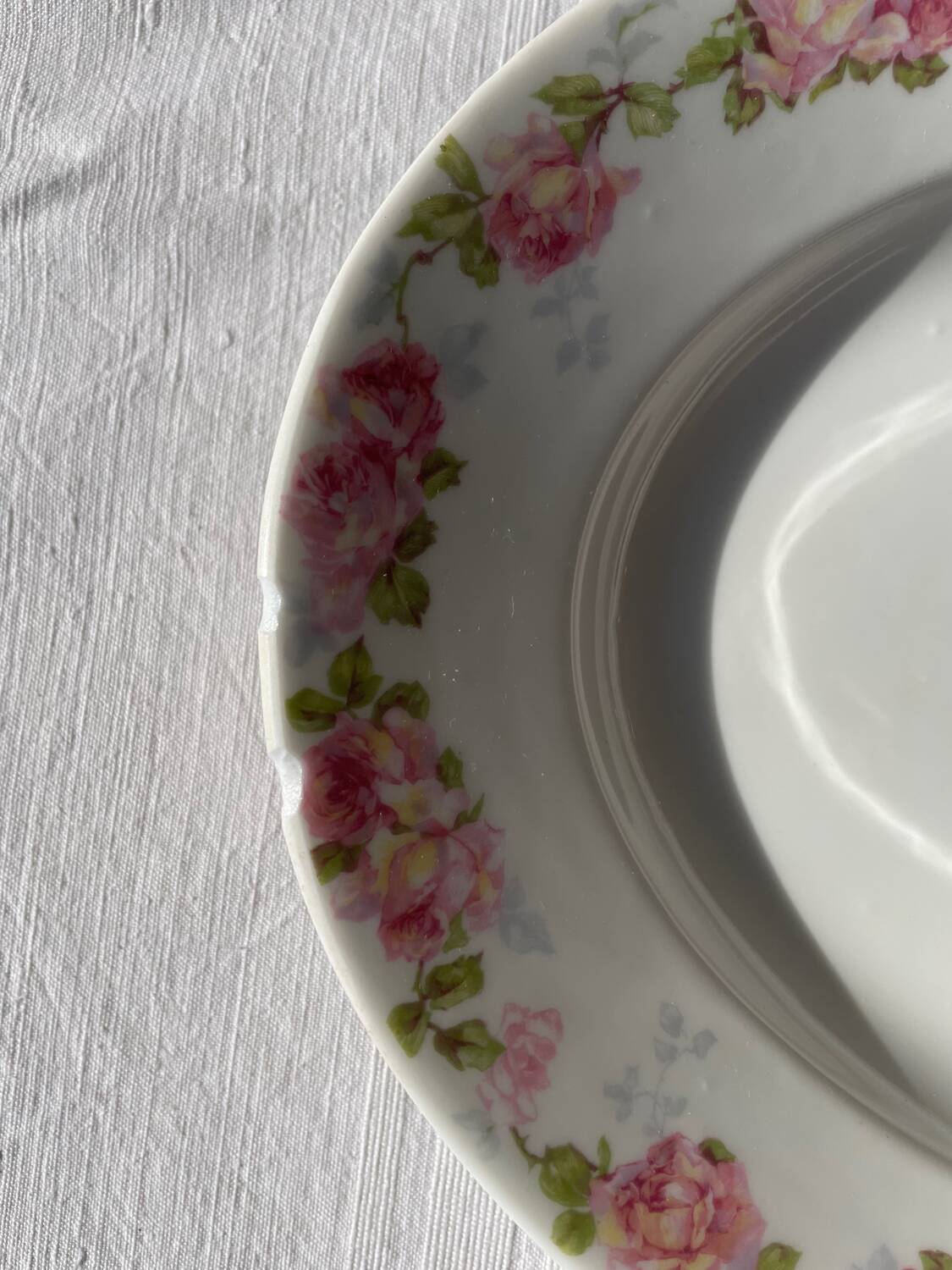 Set of 2 Limoge porcelain dishes, floral pattern.