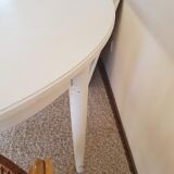 Scandinavian extendable table with butterfly extensions