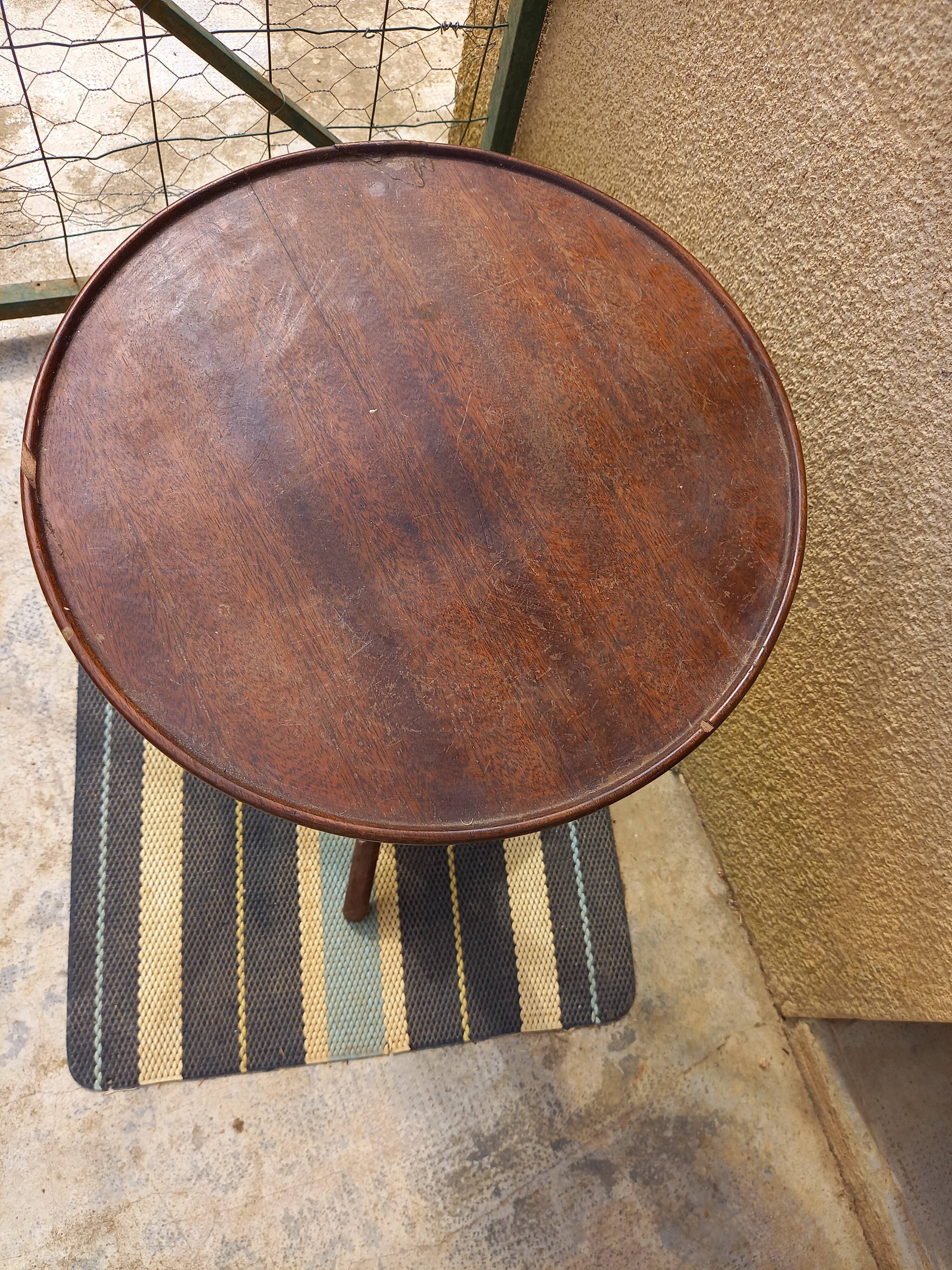 Wooden pedestal table