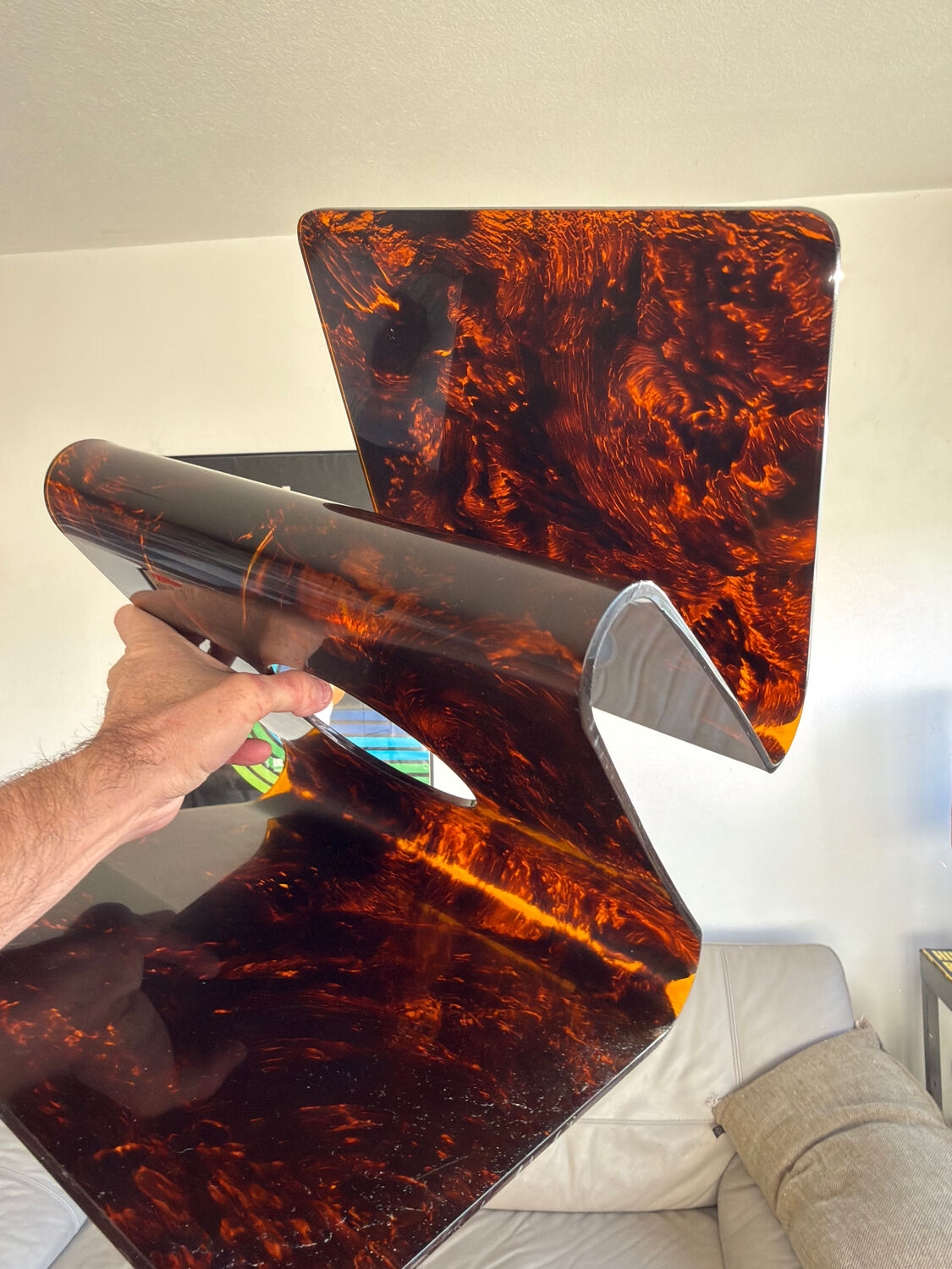 Plexiglass magazine rack