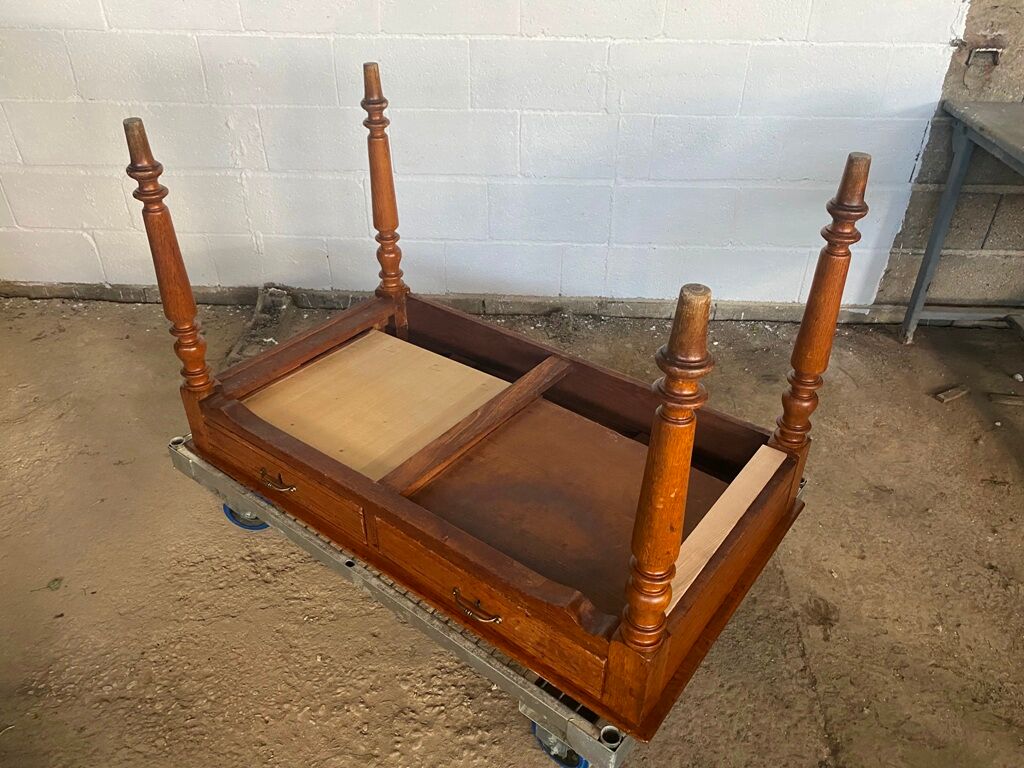 Solid oak desk with 2 drawers feet turned