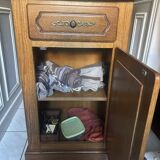 Sideboard or chest of drawers