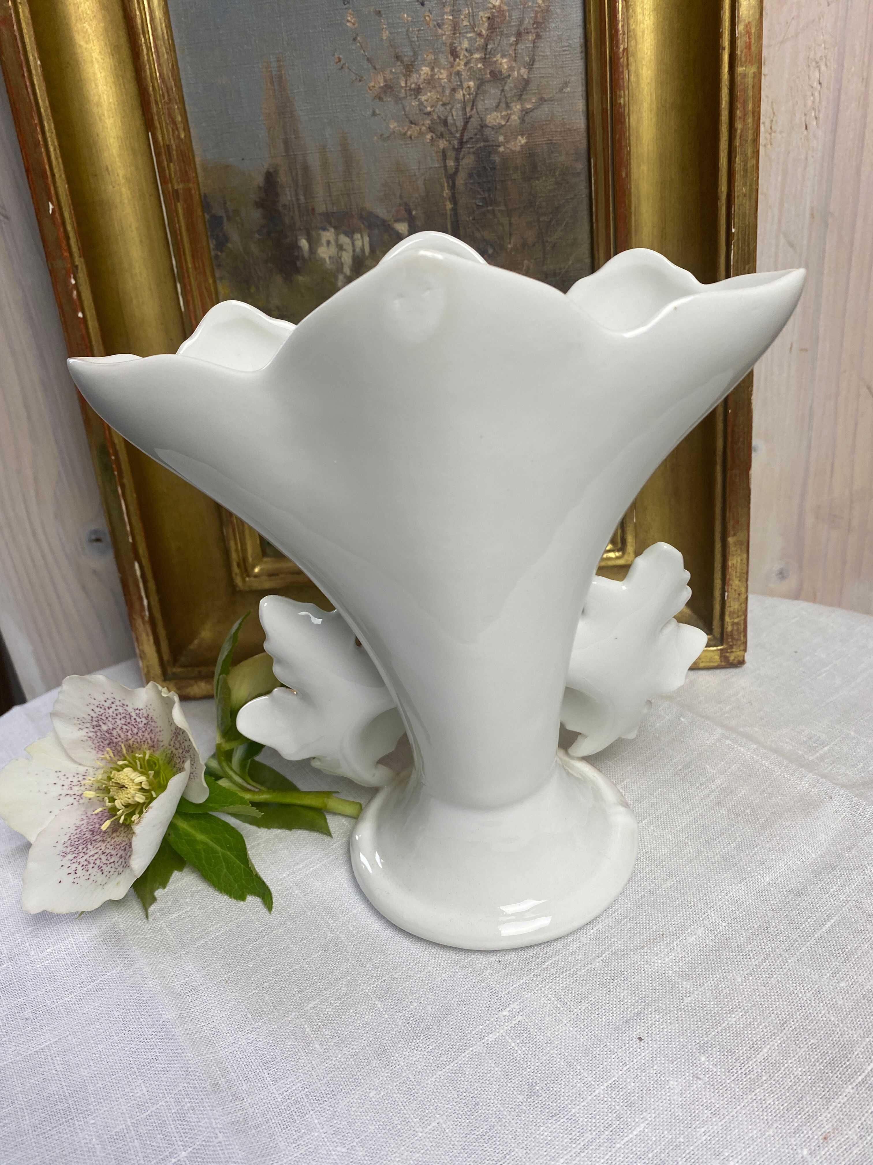 Porcelain wedding vase from Paris XIX