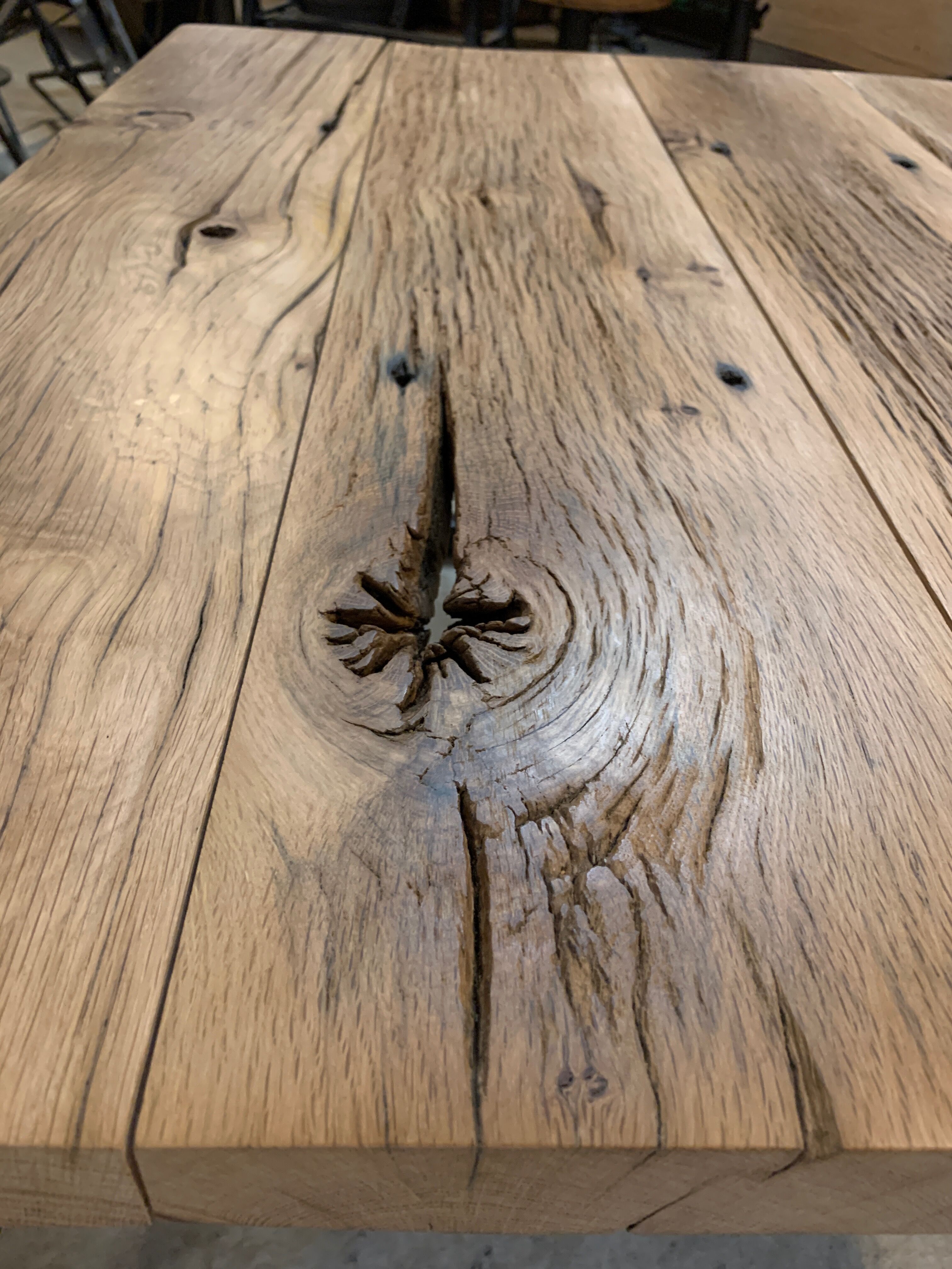 Oak coffee table and machine foot tool singer simanco 1920