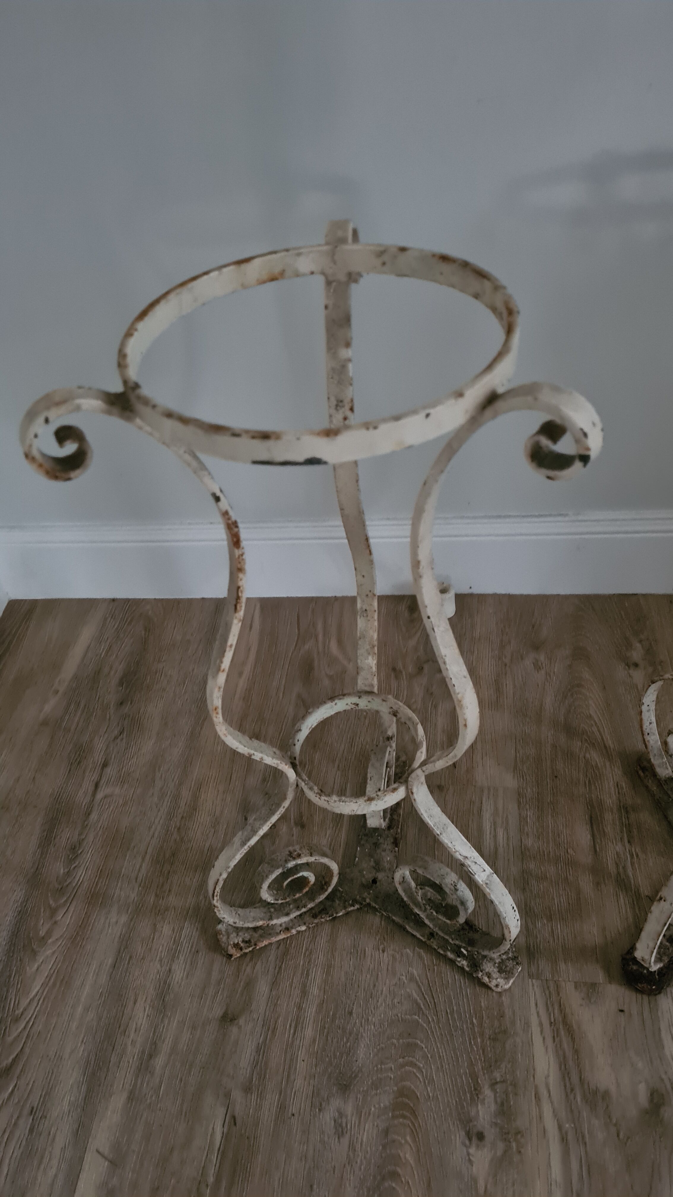 Pair of old pot holders in original cast iron / patina