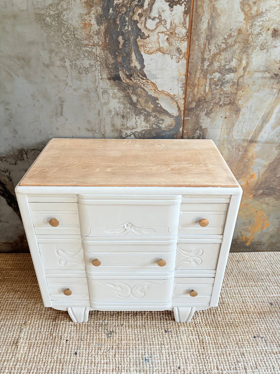 Art Deco chest of drawers with roasted sesame