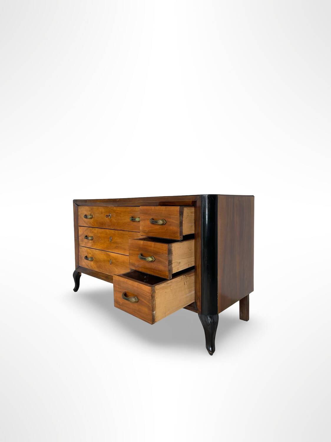 Elegant Italian chest of drawers, 1940s.