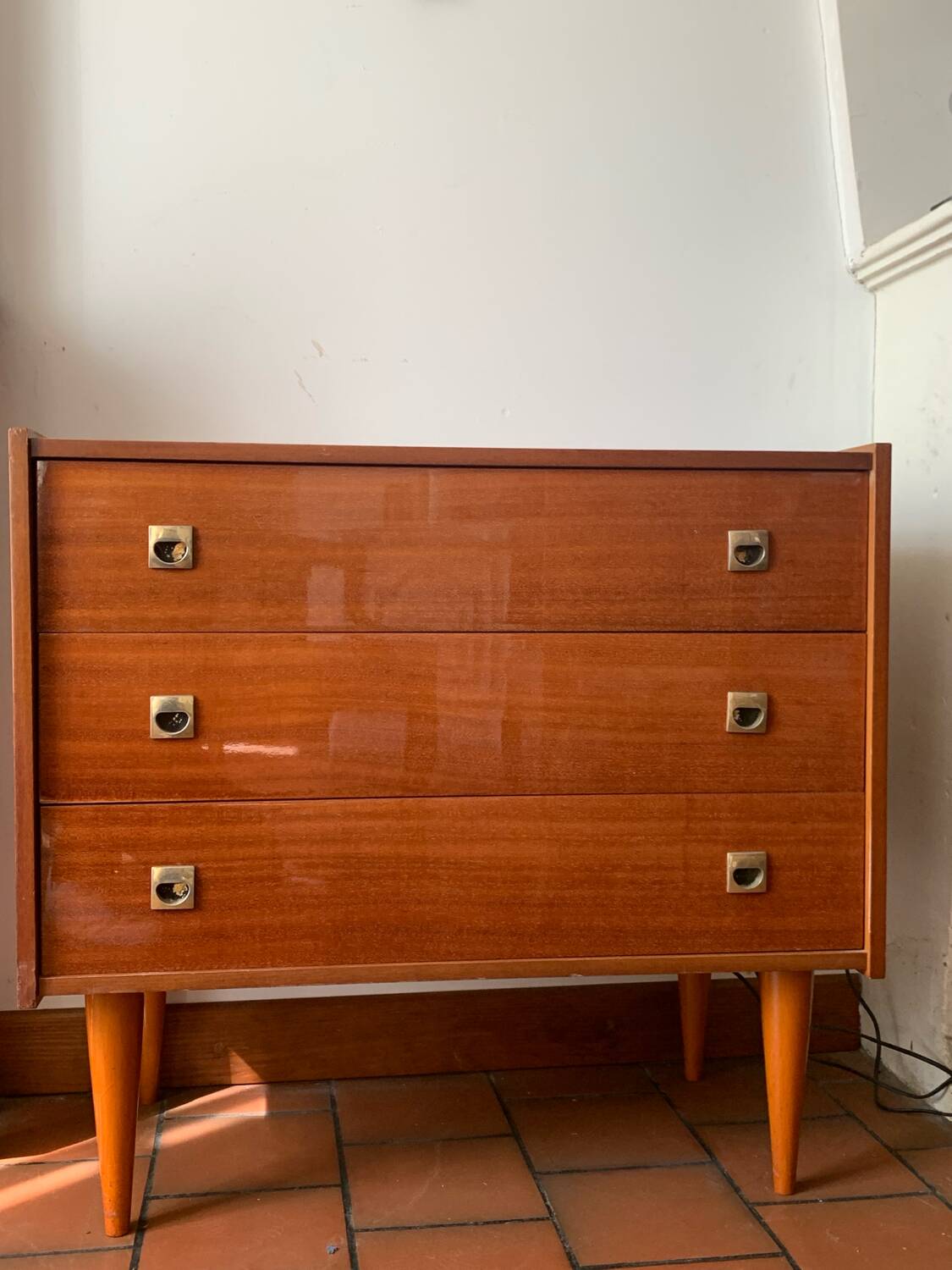 Scandinavian 3-drawer chest of drawers