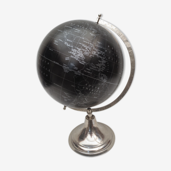 original black world map / metal base
