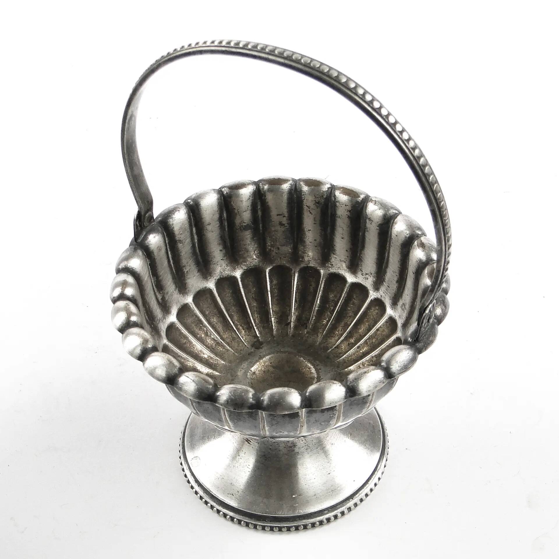 Art Nouveau sugar bowl, pewter or silver-plated metal, Sweden, early 20th century