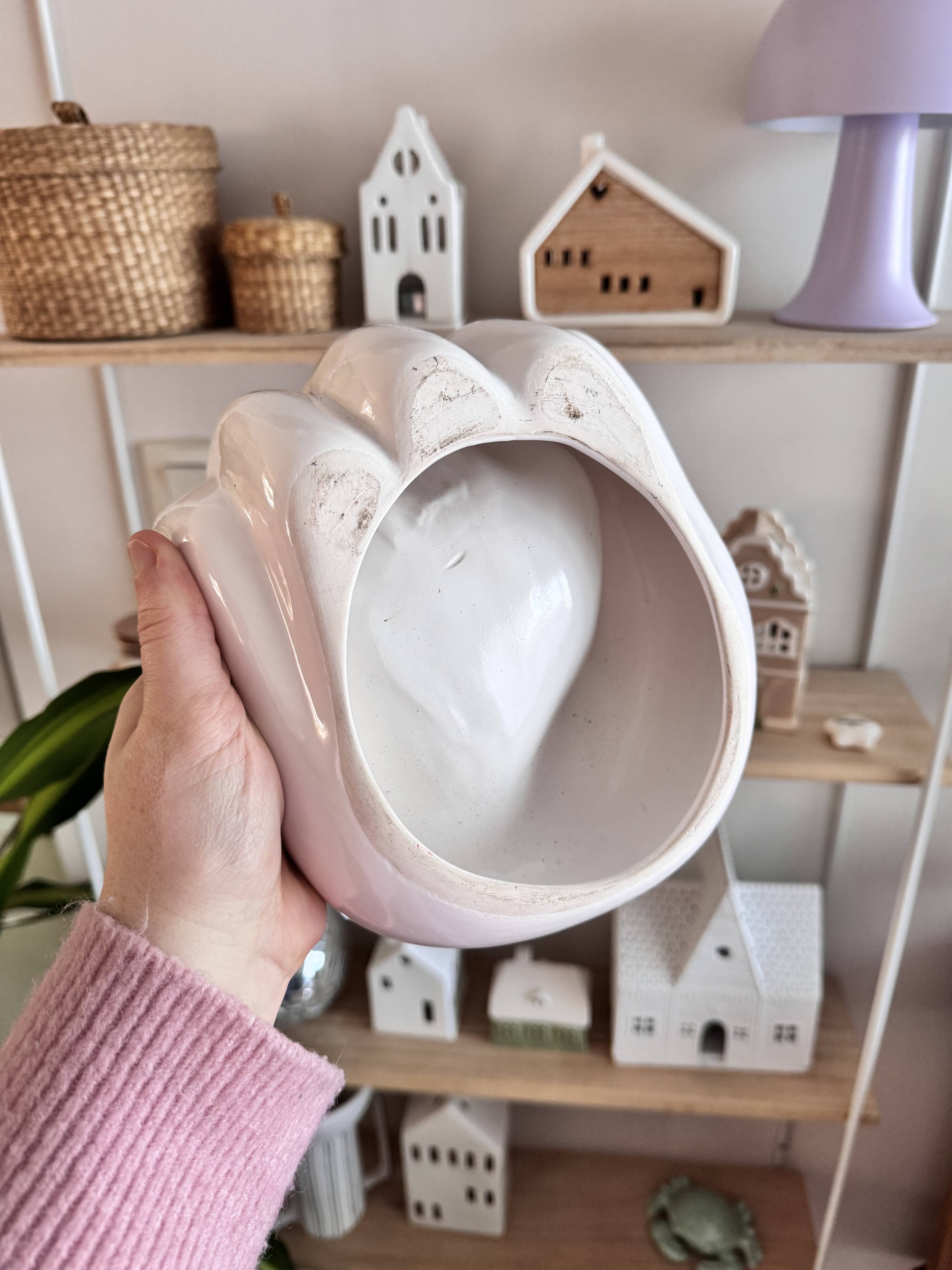 Catch-all, dish, hand ashtray in ceramic