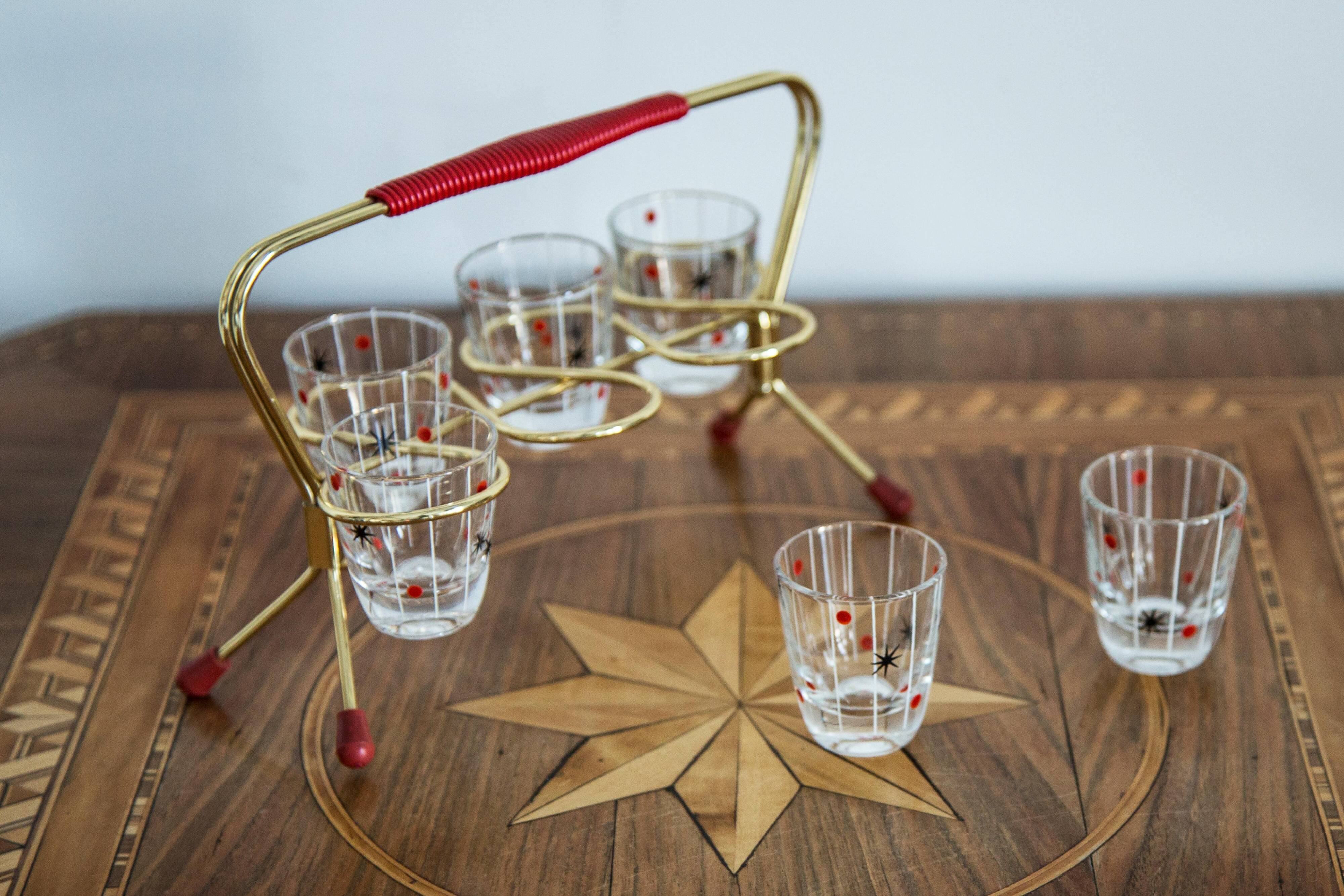 Ensemble de six petits verres du milieu du siècle, Europe, années 1960