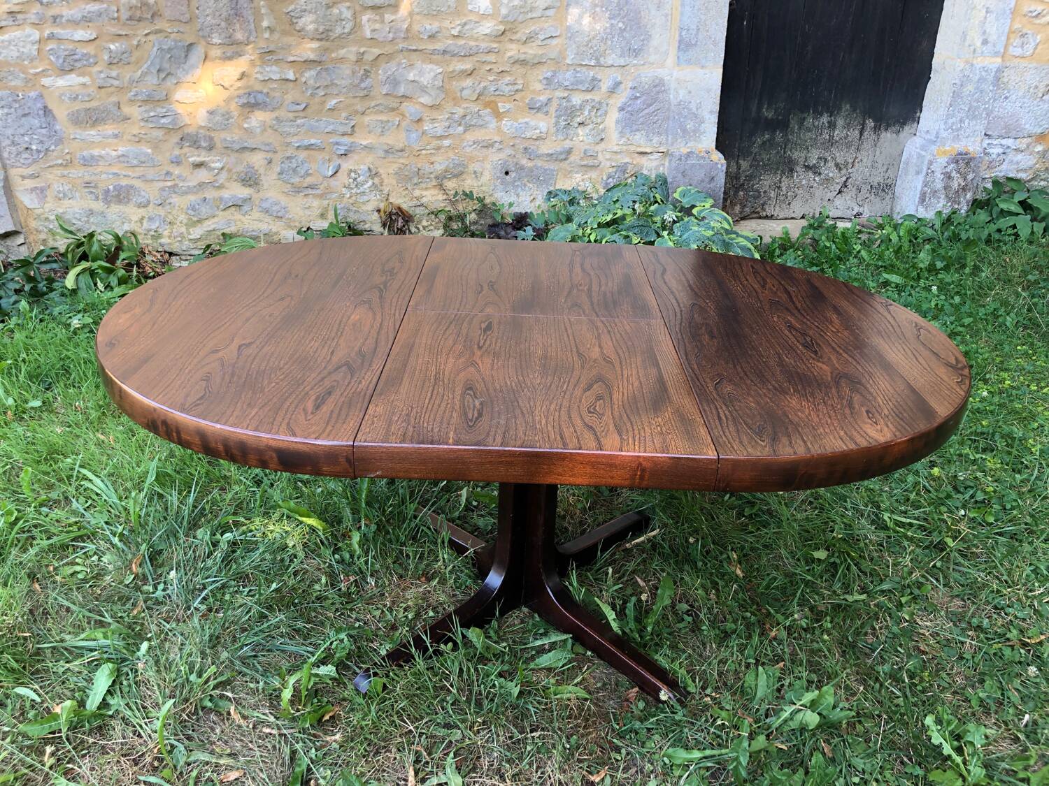 Baumann round extendable table