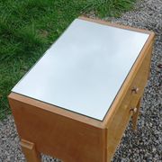 Vintage pair of bedside tables from the 1950s in sycamore and a mirror.