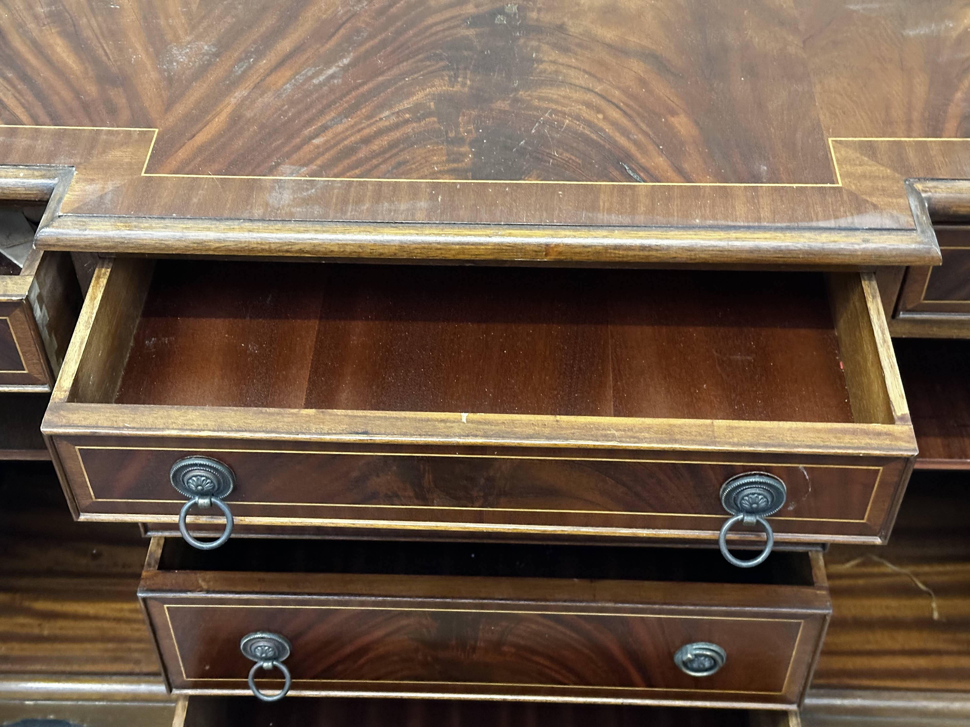 Buffet Anglais en acajou fin 19 e