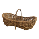 Small basket in woven wicker and hazelnut