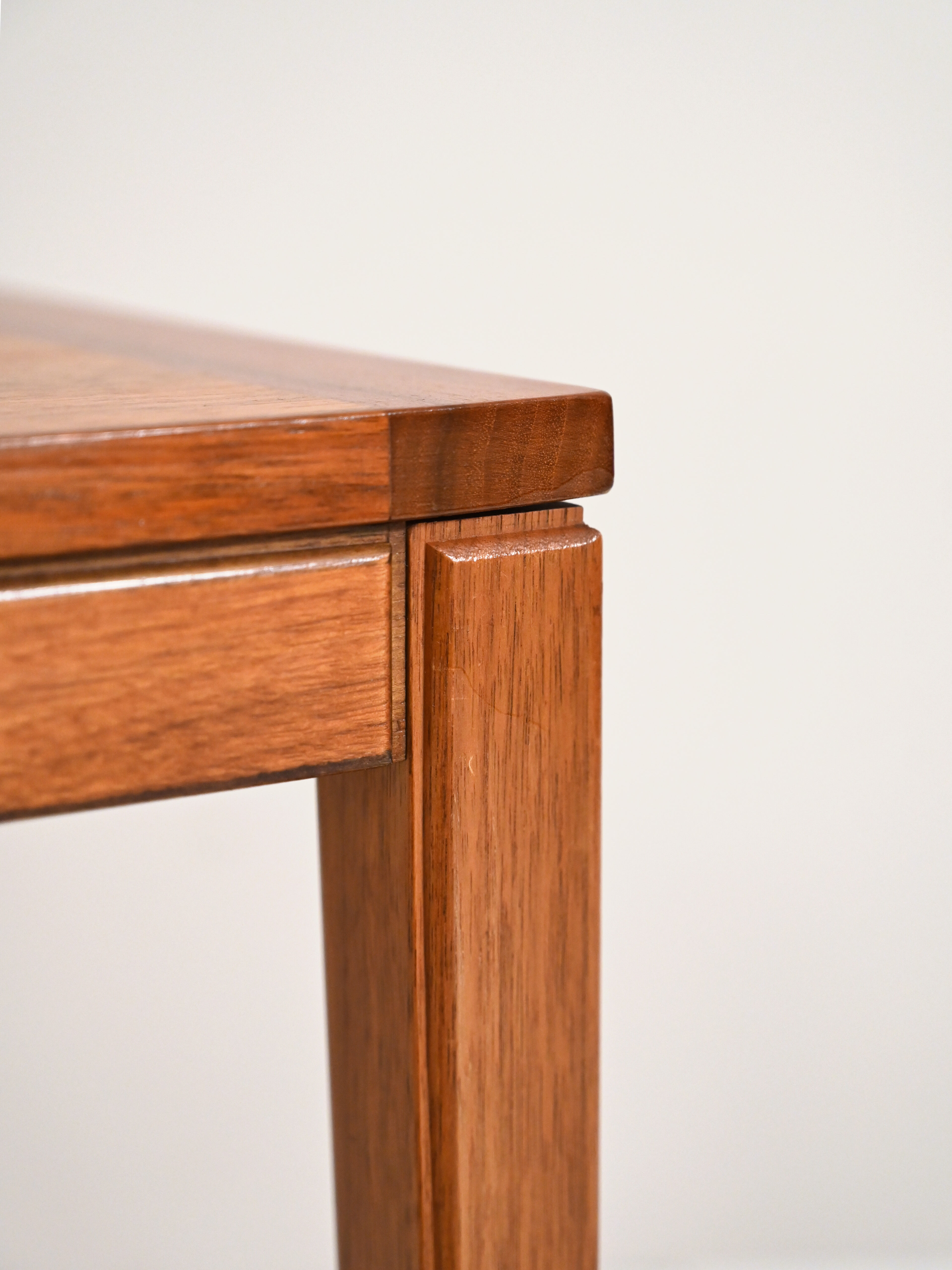 Coffee table in teak