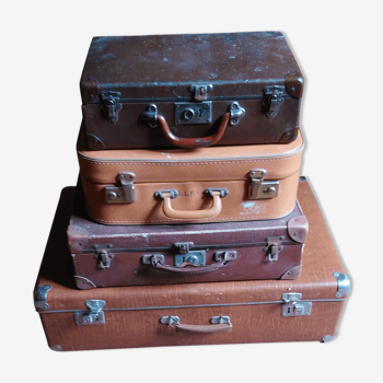 Set of vintage suitcase