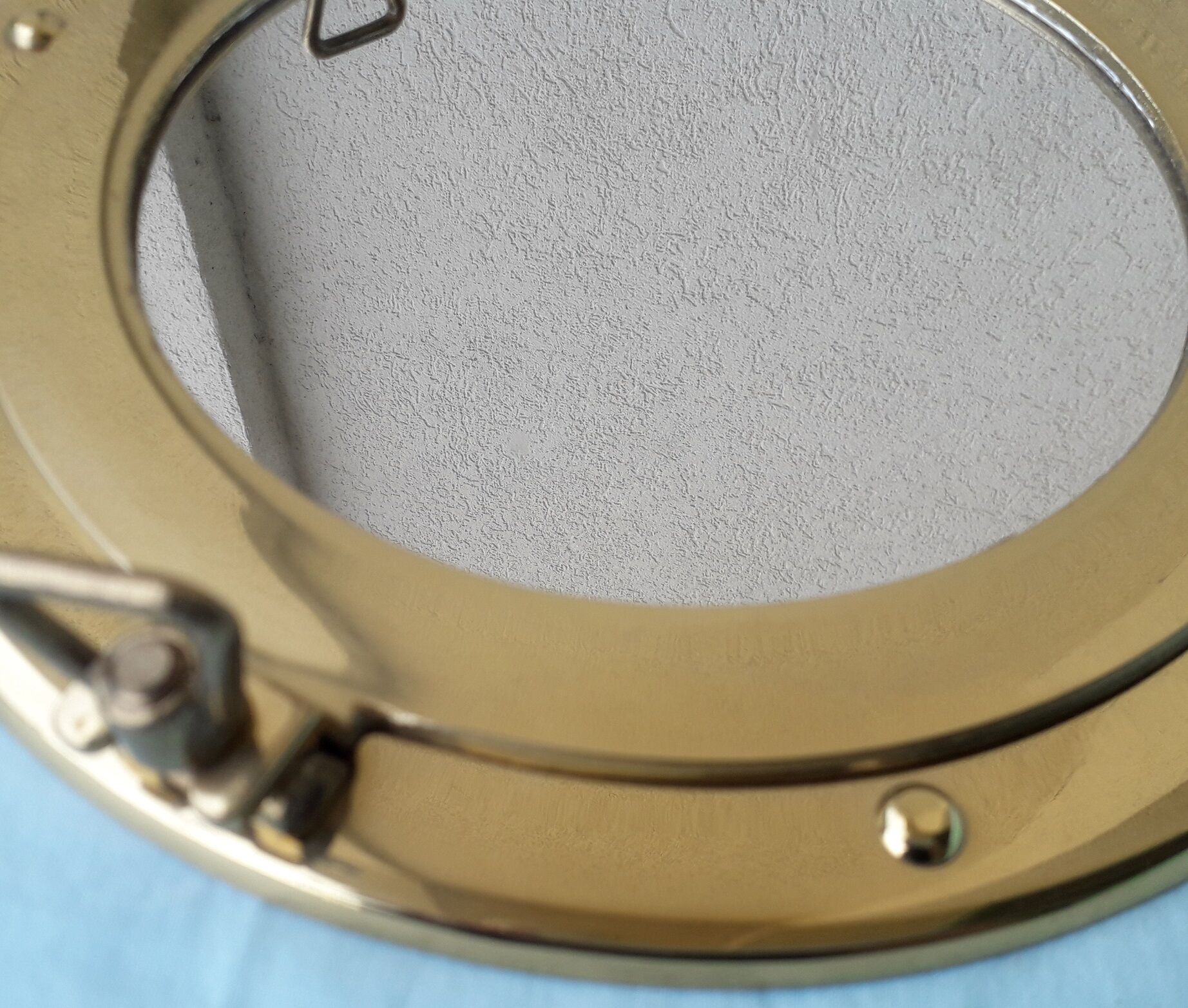 Porthole mirror