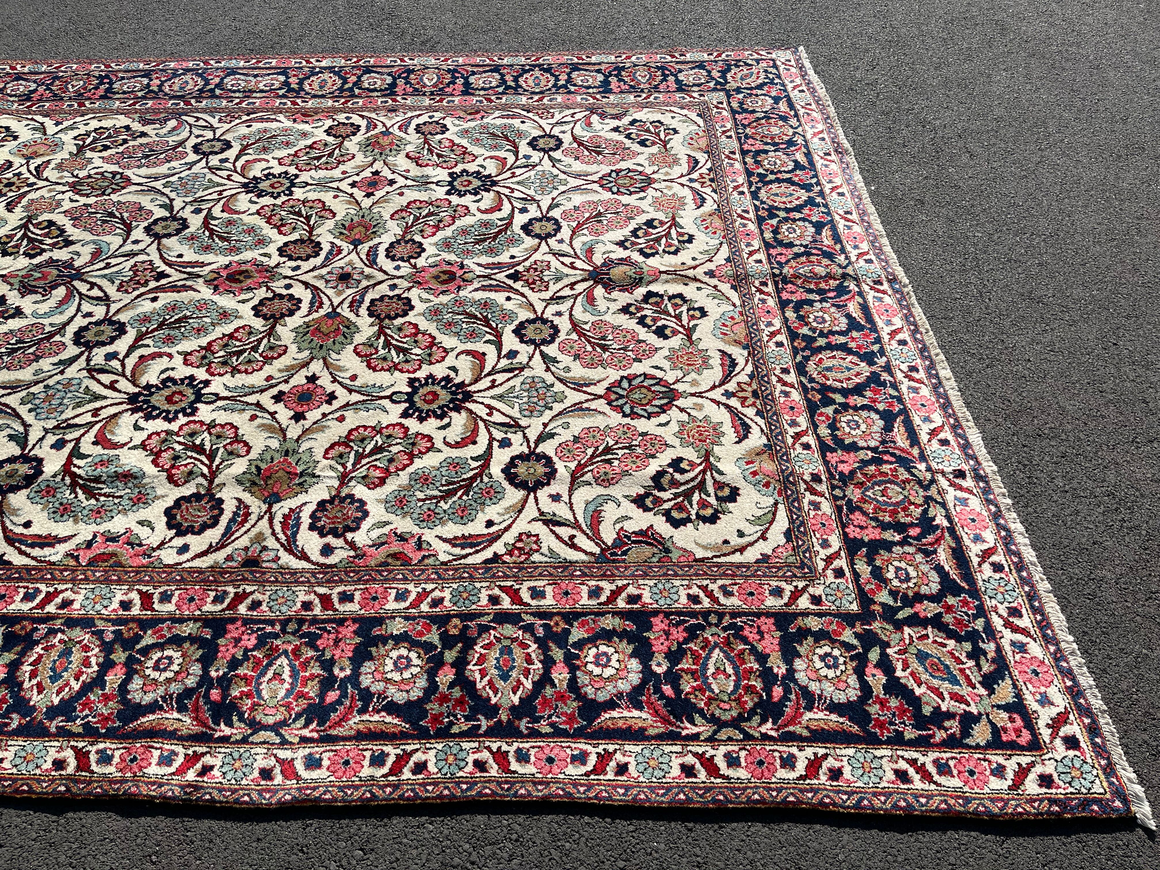 Persian Keshan Rug, Circa 1960. 350x250 cm