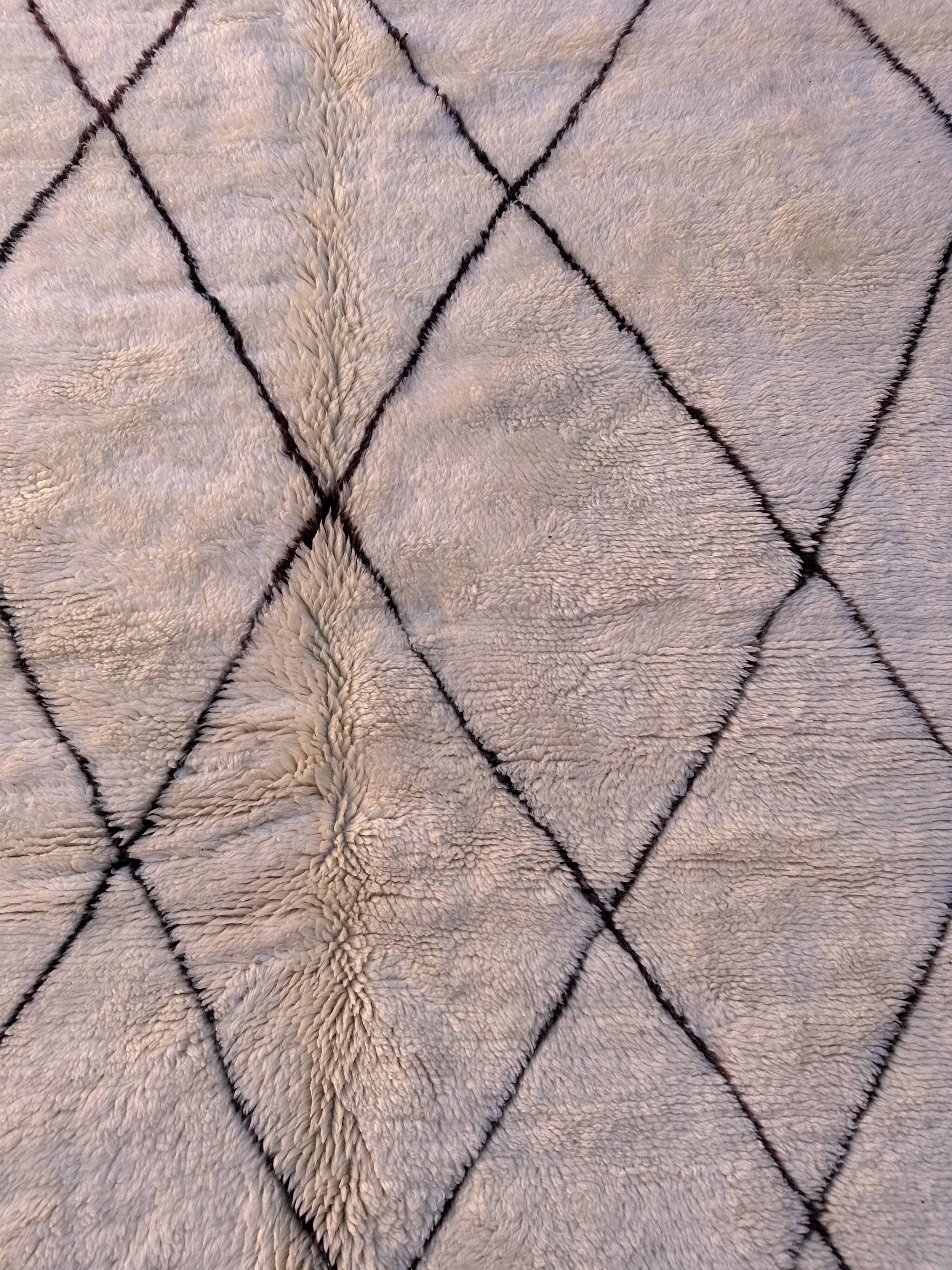 Moroccan rug Beni M'Rirt white - 224 x 294 cm