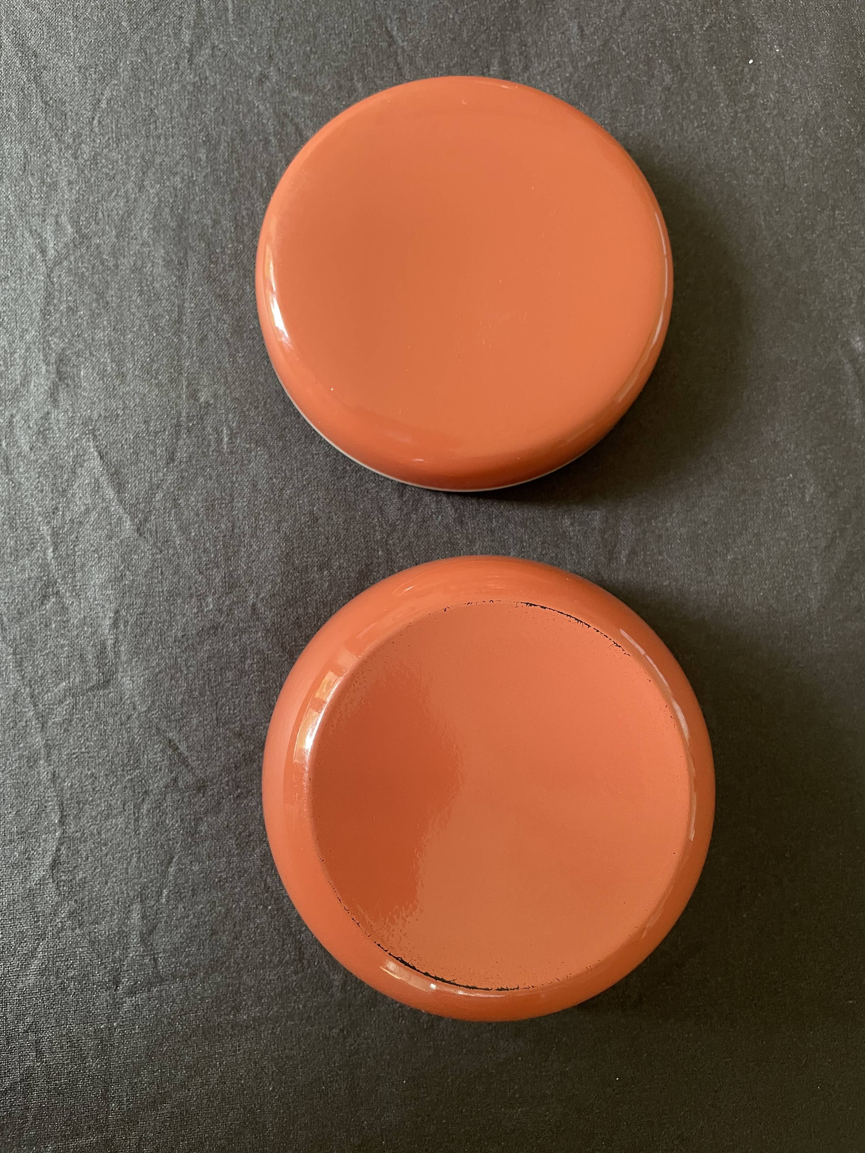 Pull-out boxes in bakelite lacquered 70s