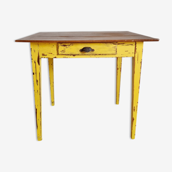 Old country table yellow base