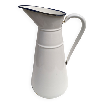 Enamelled pitcher