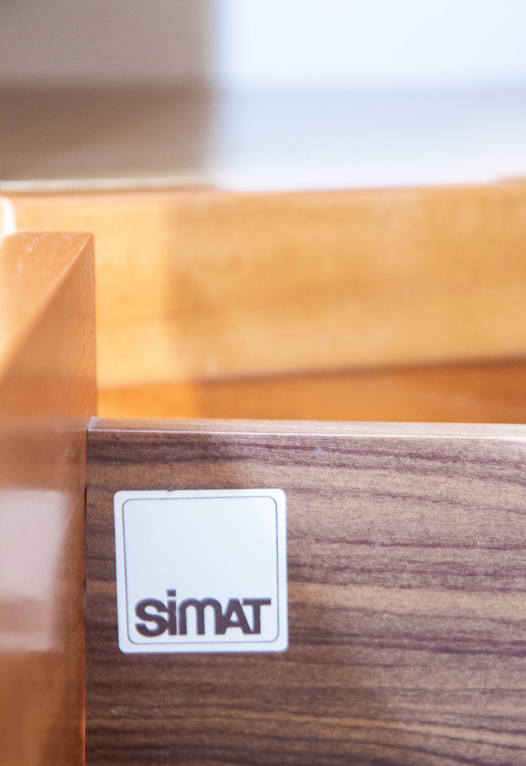 Pair of bedside tables in elm from the 1980s, brutalist design, chalet.