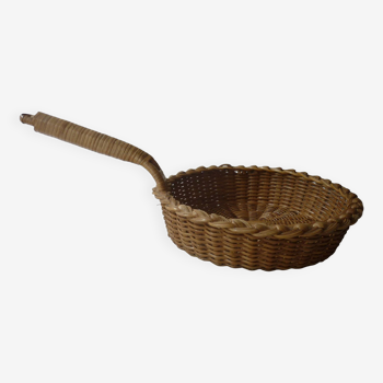 Wicker stove-shaped basket