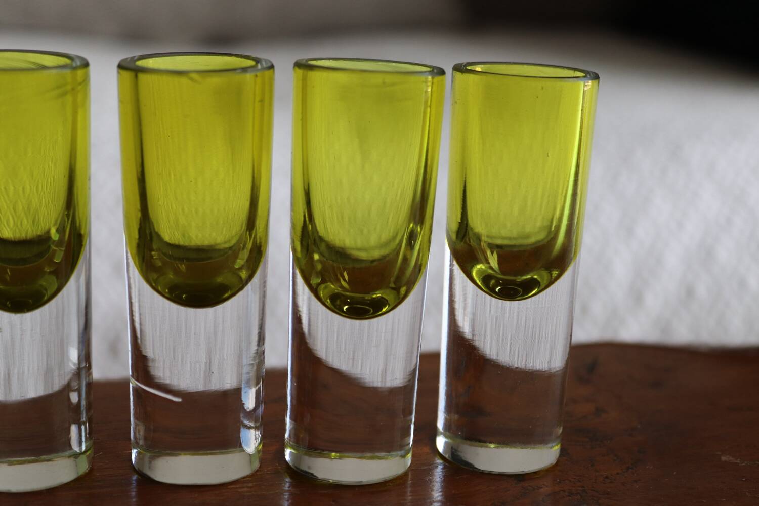 Lot de 5 verres à liqueur en verre vert