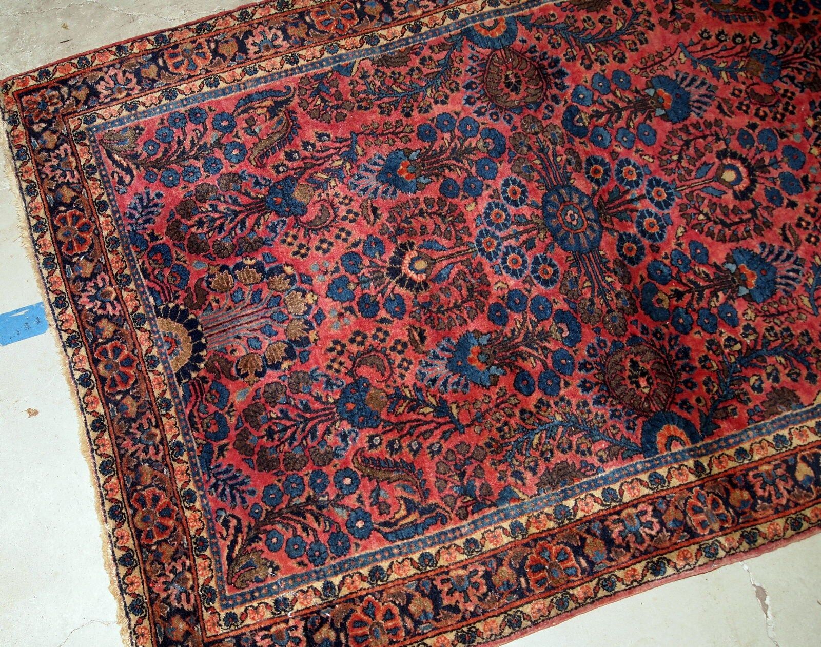 Handmade antique Persian Sarouk rug 94cm x 167cm 1910s