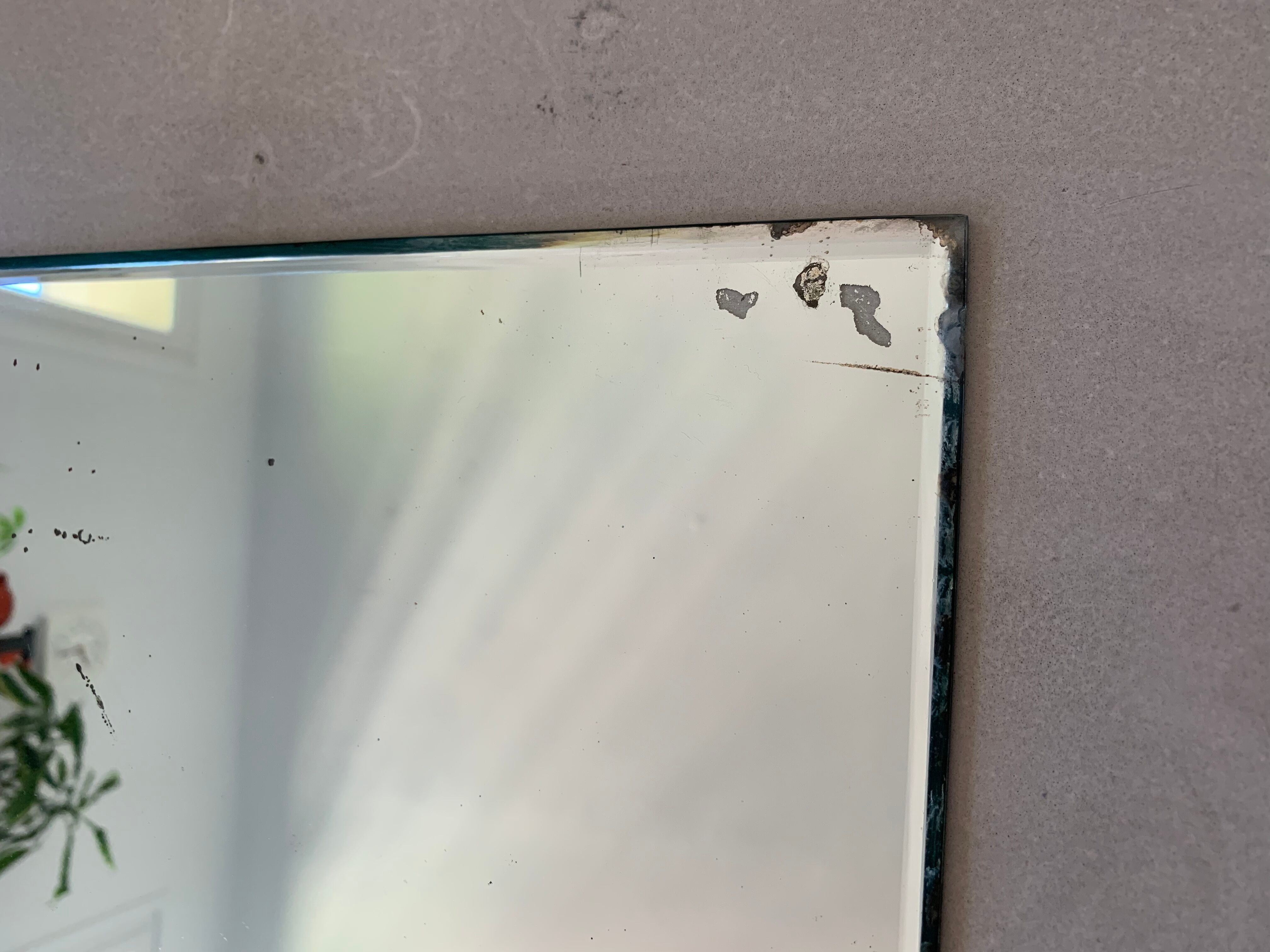 Bevelled mirror 60x42cm