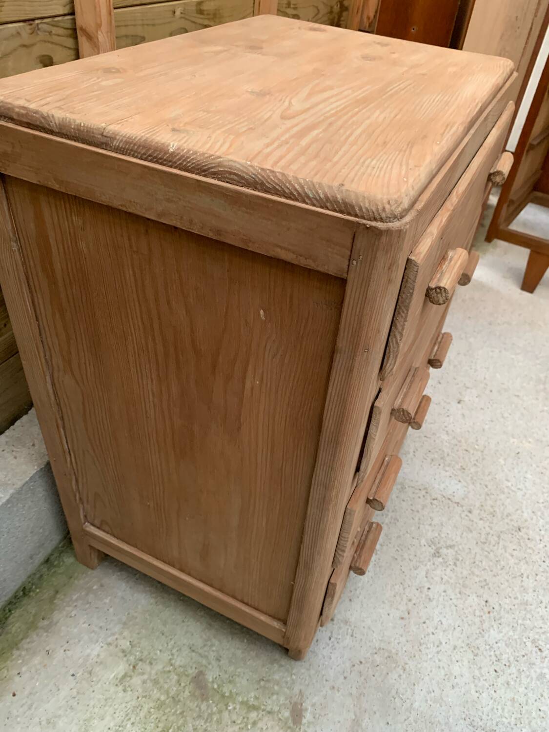 Antique chest of drawers