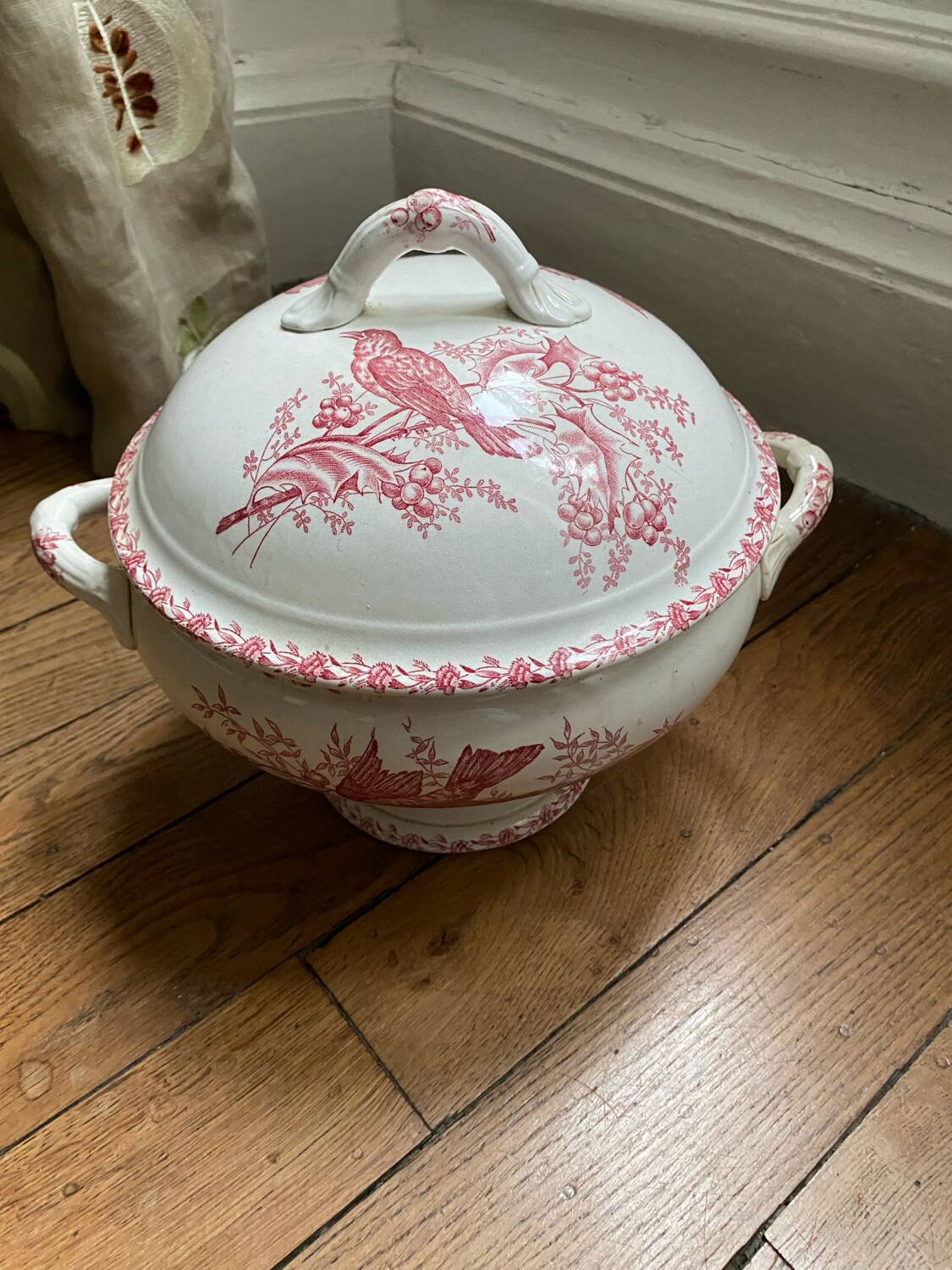 NIMY iron earth bird soup tureen