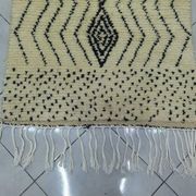 Tapis marocain artisanal décoré 250cmx150cm