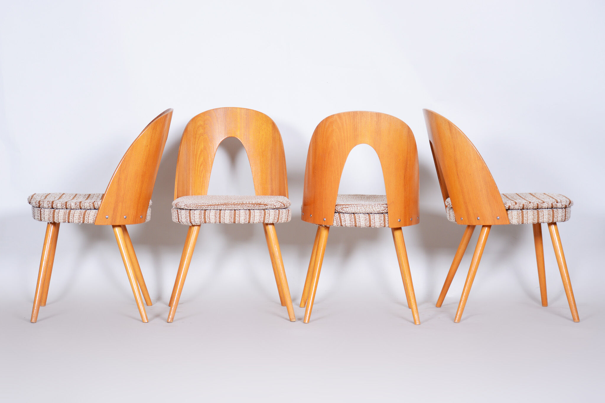 Four Antonín Šuman dining chairs - 1950s Czechia