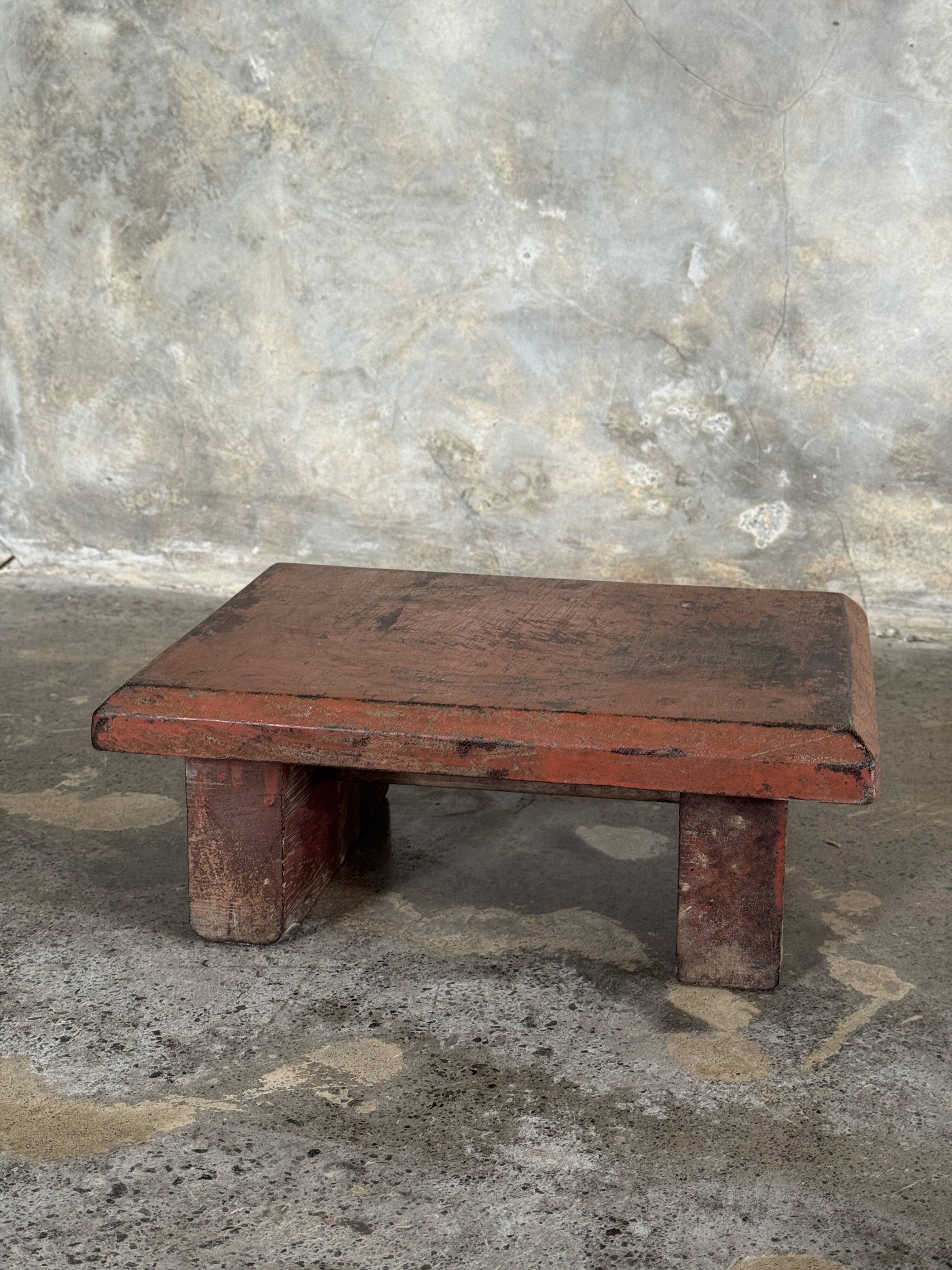 Small auxiliary stool in upcycled teak with red chrome (3274)