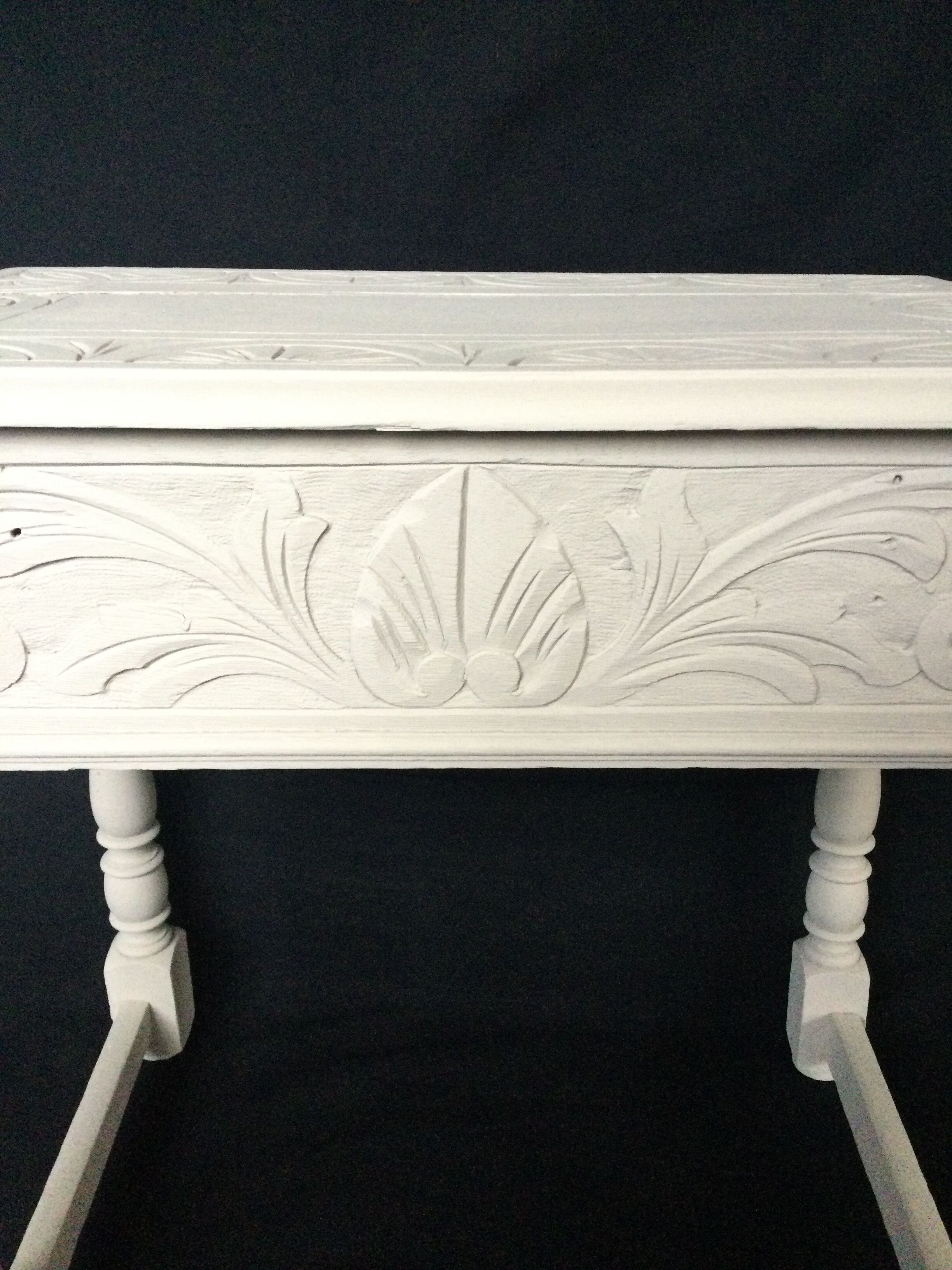 Bureau peint
