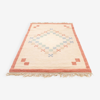 Scandinavian Mid-Century Flat Weave Rug by Anne-Marie Boberg. 202 (218 incl. the fringes) x 129 cm
