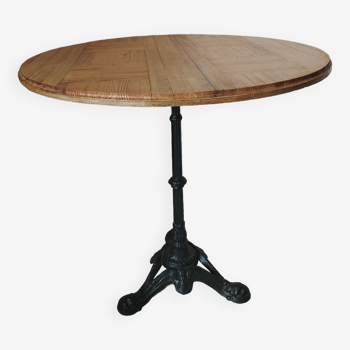 Cast iron foot table