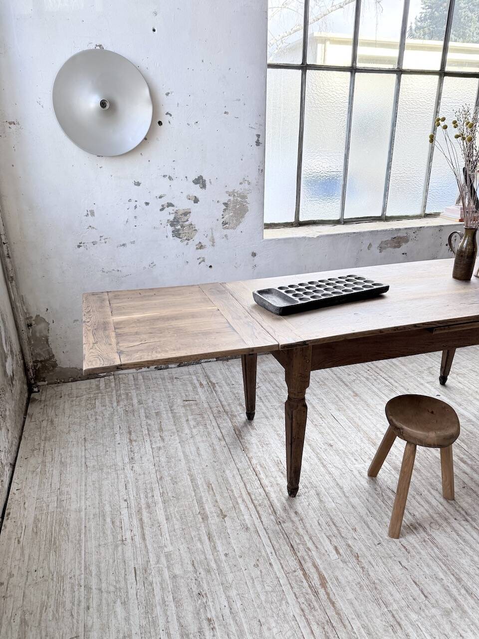 Solid oak farmhouse table with integrated extensions 1950