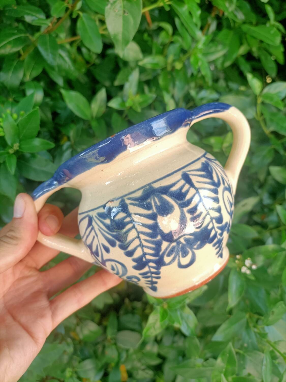 Small outdoor vase with handles